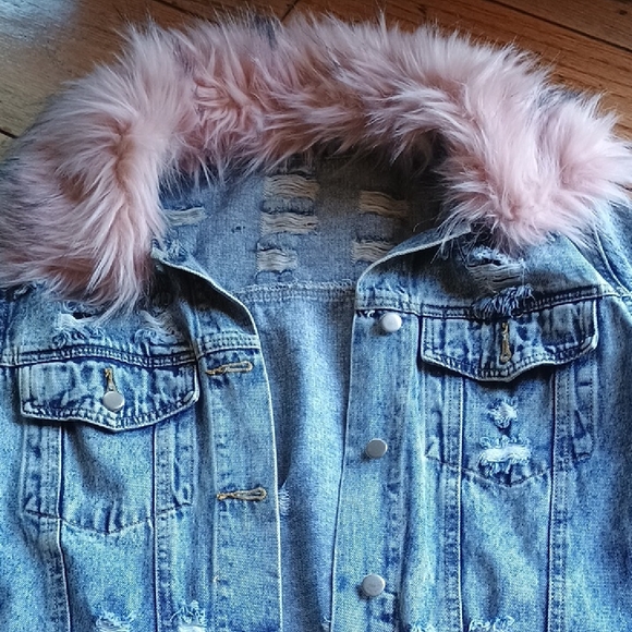 Distressed Jean Jacket Detachable Pink Fur Collar 100% Cotton Women's Size M - Picture 7 of 7